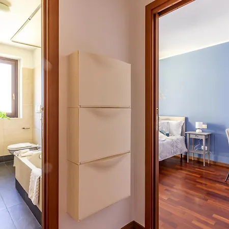 Station & Center - Self Check-in & Remote Access Apartment