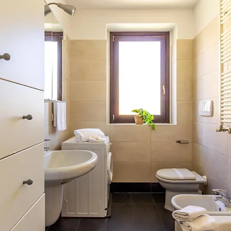 Station & Center - Self Check-in & Remote Access * Como