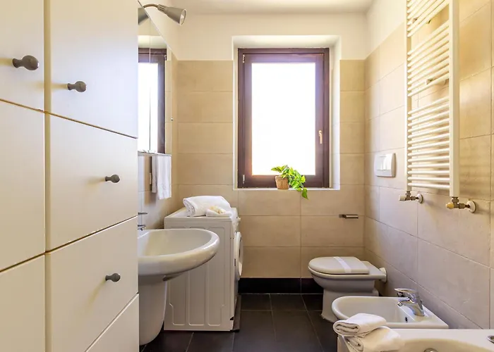 Station & Center - Self Check-in & Remote Access * Como